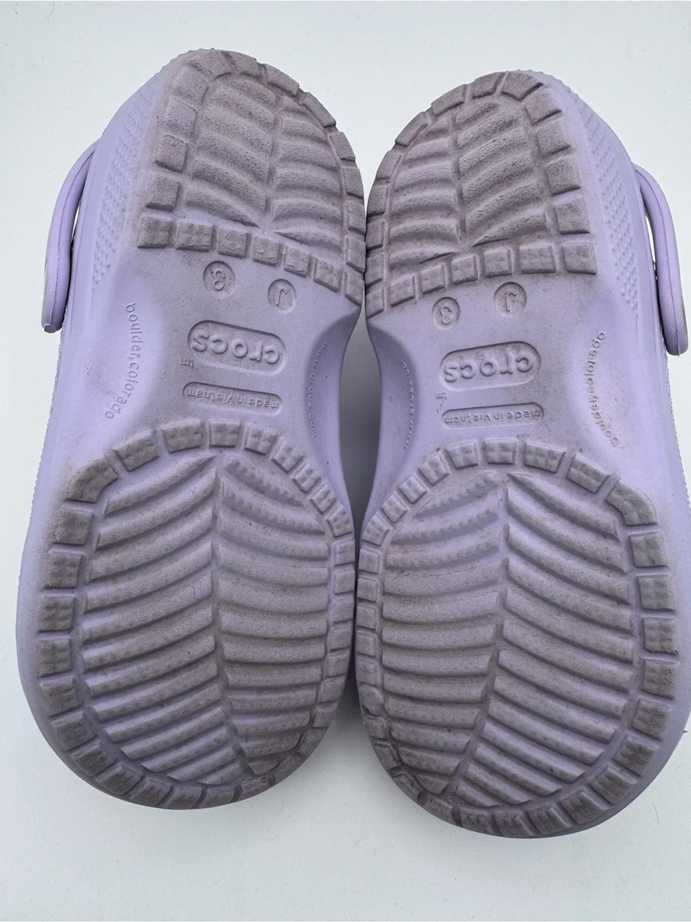 💜3/$15 Kids Crocs Classic Clogs Junior Size J3 - Lavender Purple